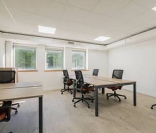 Bureau privé 35 m² 8 postes Location bureau Rue Jeanne Braconnier Meudon 92360 - photo 2
